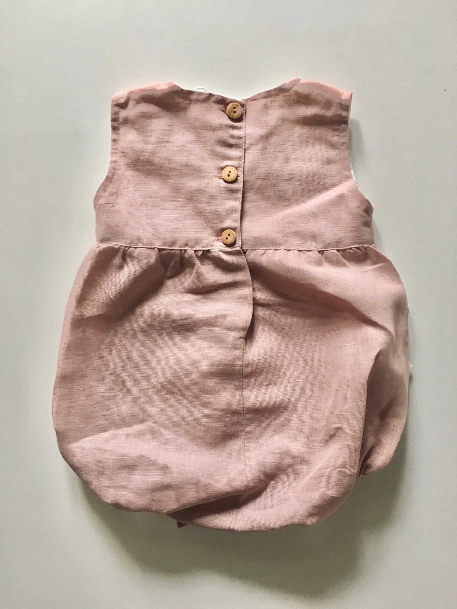 Tight back simple romper