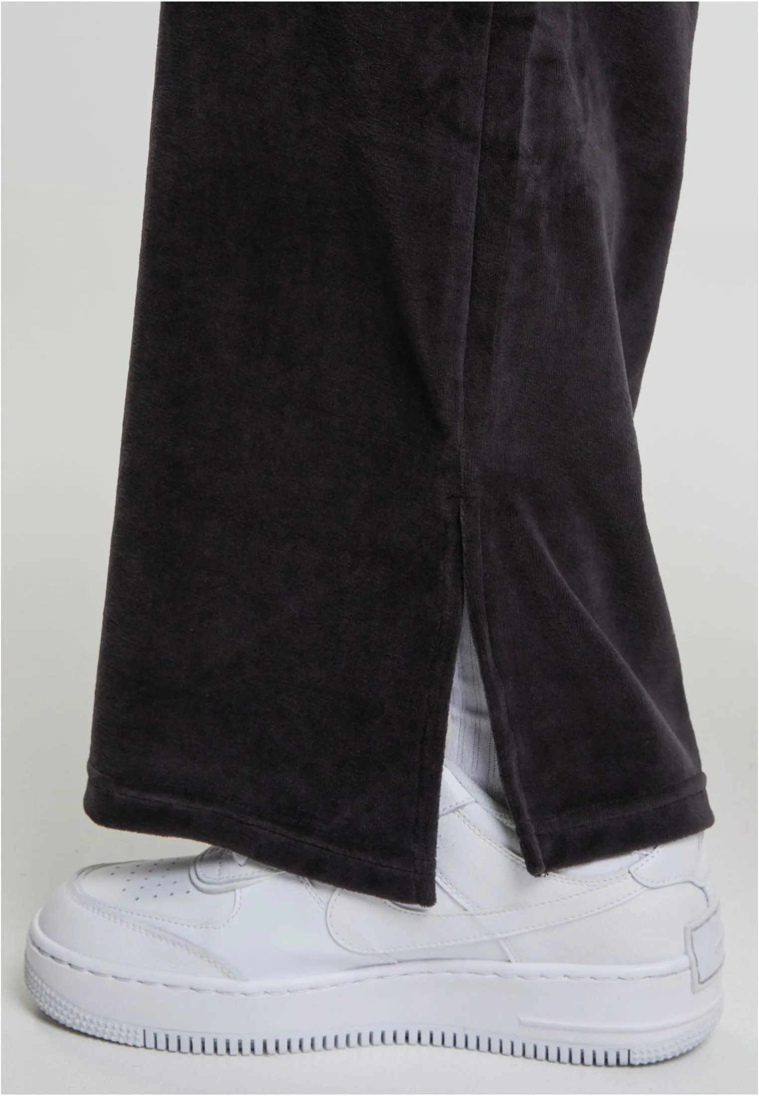 UC Velvet Sweatpants